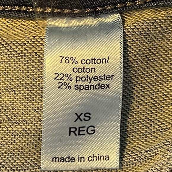 Maurice's Women's Torn and Distressed Jeans Sz 4 Reg - Picture 5 of 5